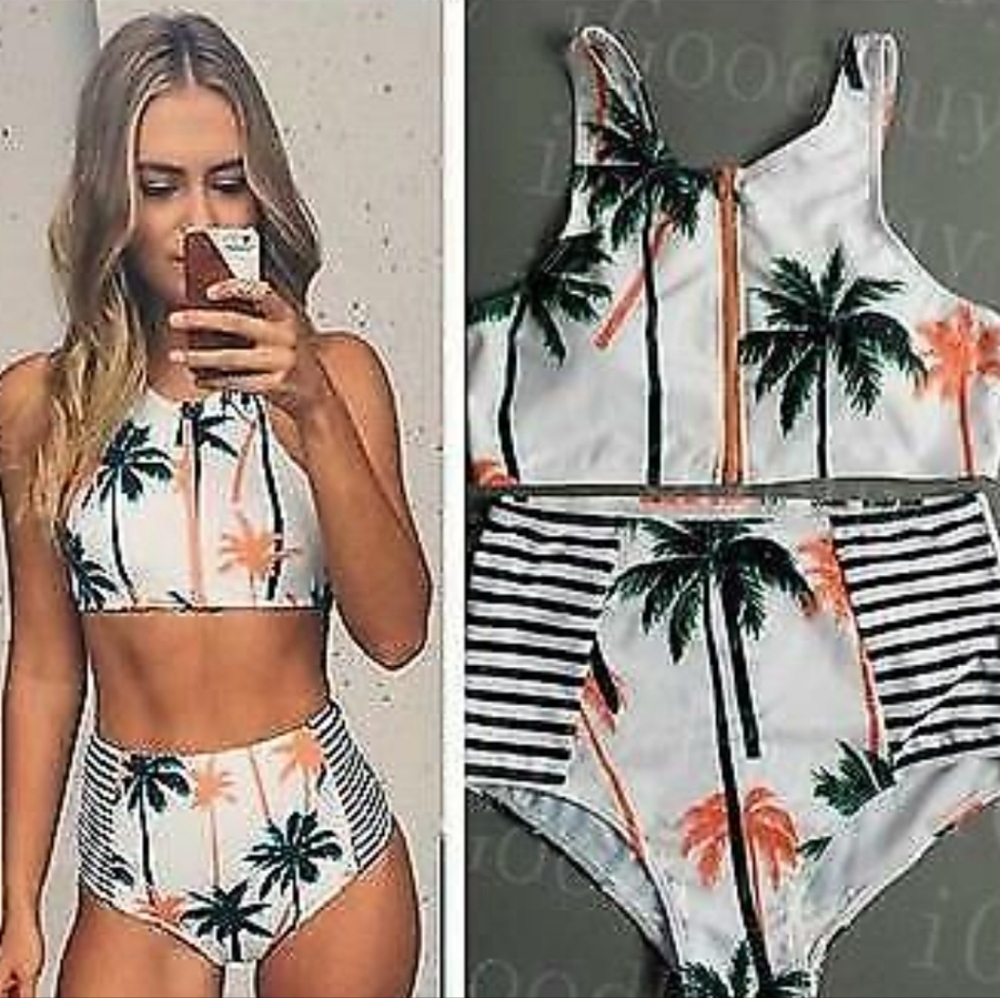 Blooming Jelly White Hawaiian 2 Piece Swimsuit. Sz Small